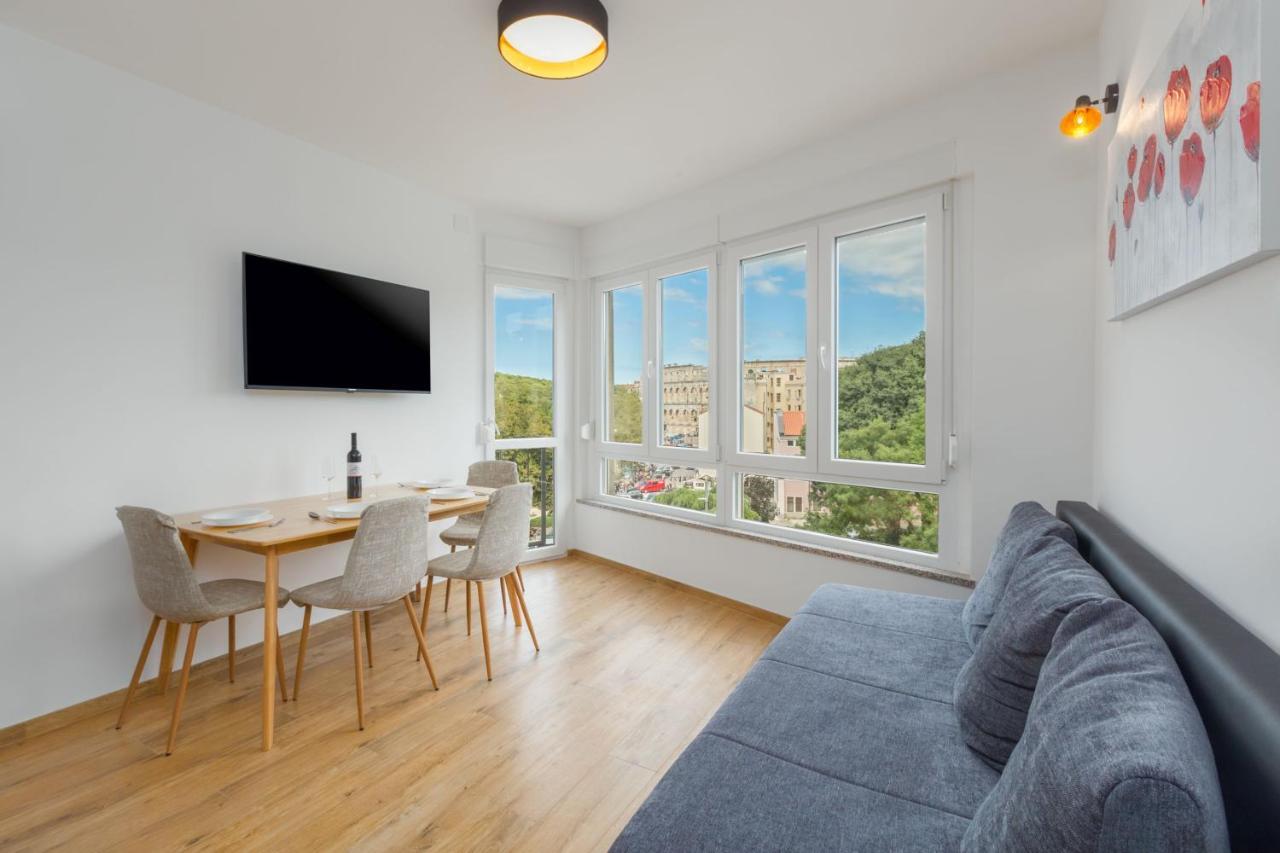 Sylvia Center Apartment