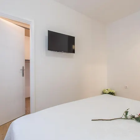 Sylvia Center Apartment Pula Exterior photo